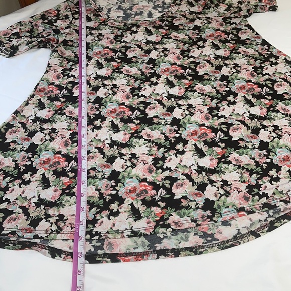 LolaRoe short sleeve Floral Prints Tunic/Dress Top - Picture 9 of 9